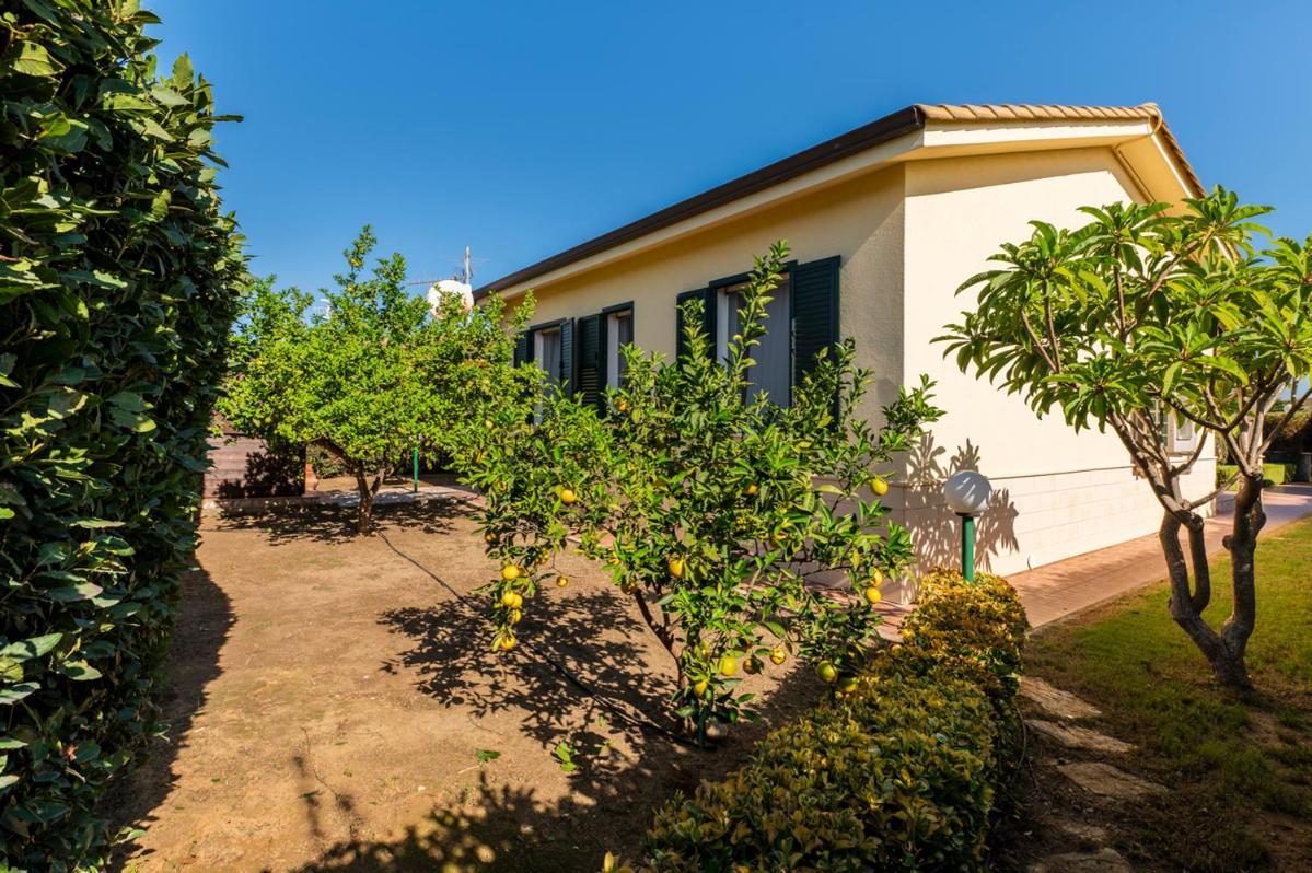 Villa Plumeria Campofelice Di Roccella Extérieur photo