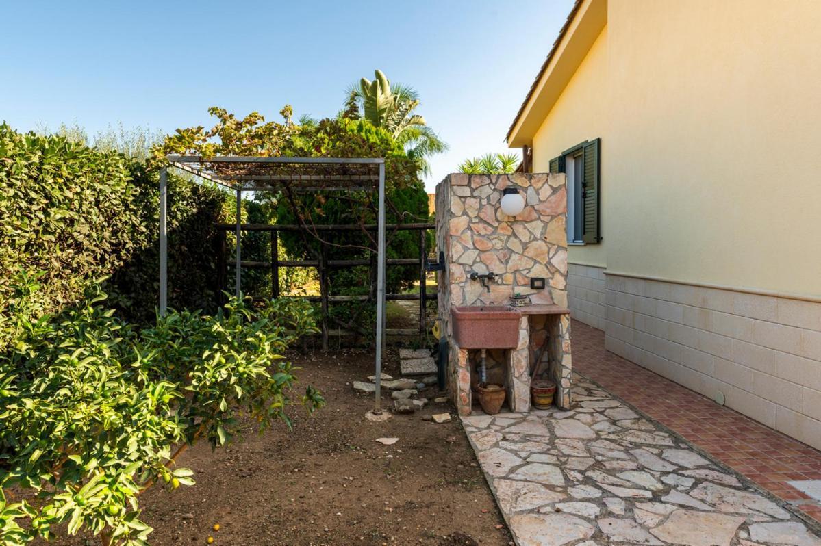 Villa Plumeria Campofelice Di Roccella Extérieur photo